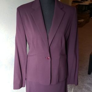 Women's Skirt Suit